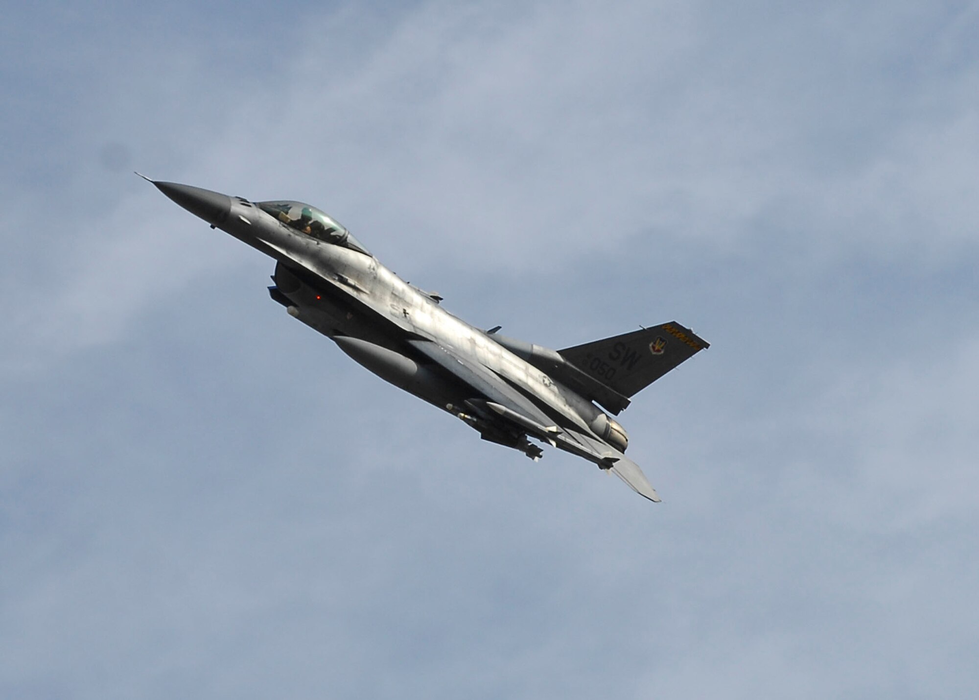 BAGRAM AIRFIELD, Afghanistan -- An F-16 Fighting Falcon performs an aerial maneuver in the skies of Afghanistan Nov. 4, 2009.  The Fighting Falcons are deployed from Shaw Air Force Base, N.C.  (U.S. Air Force photo/Senior Airman Felicia Juenke)