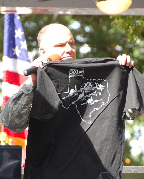 Chief Master Sergeant Dwight Badgett, Command Chief Master
Sergeant of the Air Force Reserve, voiced and displayed his
support for the members of the 301st Fighter Wing during the October Wing Family Day. (U.S. Air Force Photo/TSgt Shawn David McCowan)