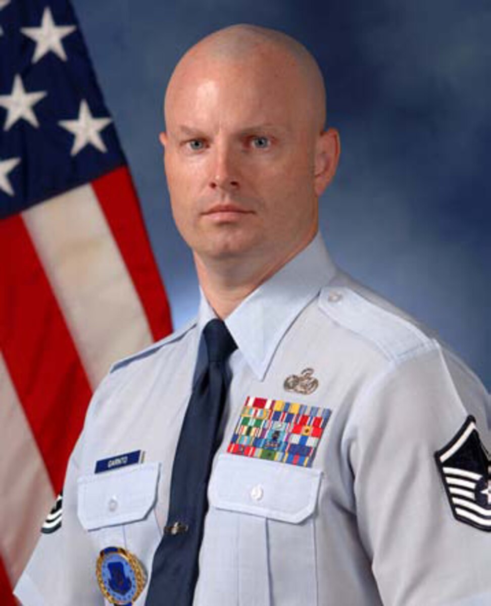 Recruiter focuses on air reserve technician > Grissom Air Reserve Base