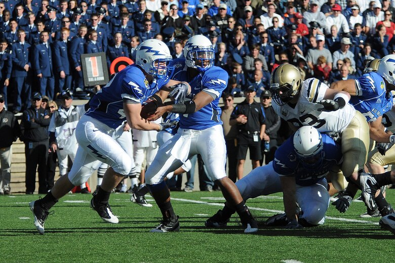 Football Air Force Rallies In 2nd Half To Crush Army 35 7 U S