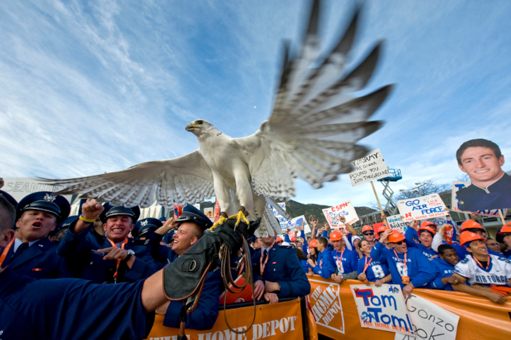 Aurora, a falcon mascot of the U.S. Air Force Academy, reacts to an F-16 Fighting Falcons fly-by during filming of ESPN's "College GameDay" from the U.S. Air Force Academy from the Terrazzo for the Air Force vs. Army football game Nov. 7, 2009, in Colorado Springs, Colo. (U.S. Air Force photo/Staff Sgt. Bennie J. Davis III)