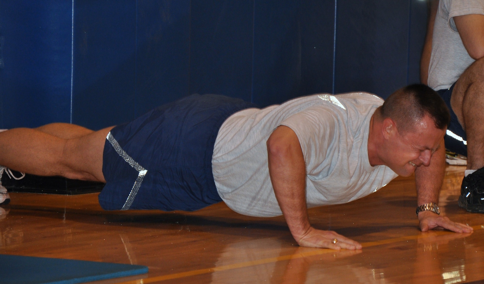 Sheppard’s squadron, group and base commanders, chief master sergeants and acting- and diamond-wearing first sergeants recently launched a new fitness program to prepare the base for the Air Force’s new physical training standards that begin in 2010. (U.S. Air Force photo/Airman 1st Class Candy Miller) 