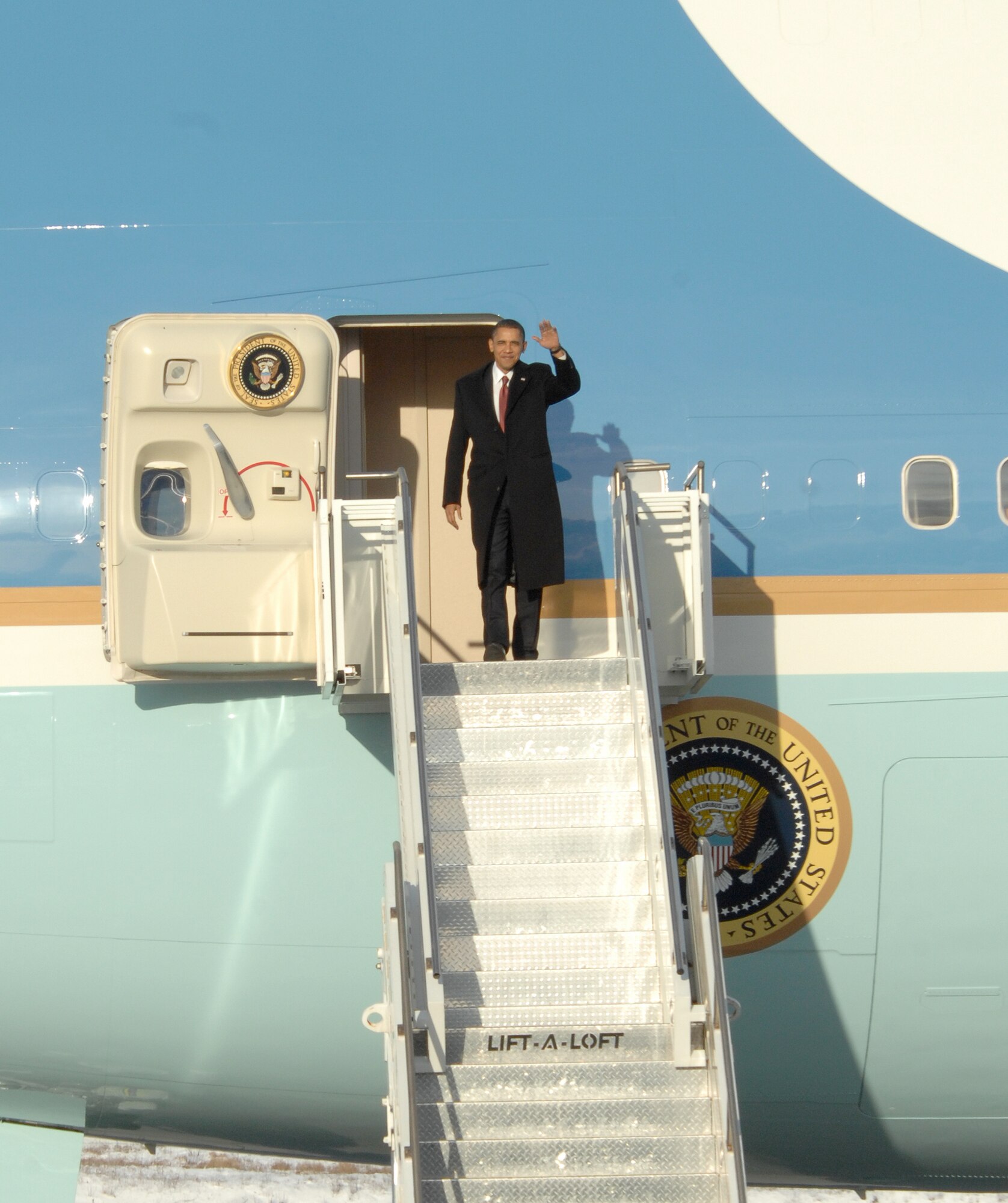 ELMENDORF AIR FORCE BASE, Alaska--President Barack Obama departs Air Force One at Elmendorf Air Force Base, Alaska, Nov. 12. The president was at the base to meet with servicemembers and offer remarks to the local community.(U.S. Air Force photo/Senior Airman Matthew Coleman-Foster)