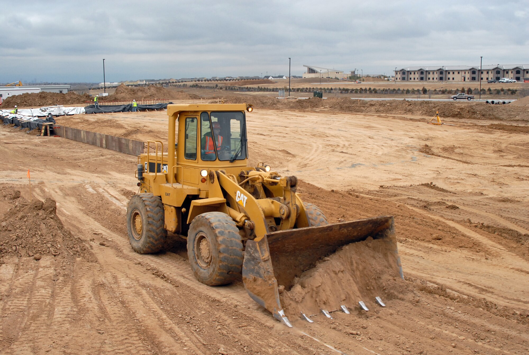 Construction continues Nov. 13 at the site of the future home of the Air Reserve Personnel Center at Buckley Air Force Base. ARPC is scheduled to relocate from its current location on the former Lowry AFB to Buckley by 2011. (U.S. Air Force photo/Dwayne Beuthel)
