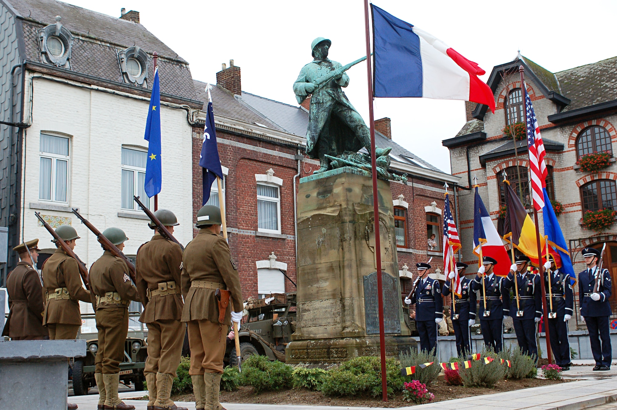 Belgians, Americans observe Armistice Day > Spangdahlem Air Base