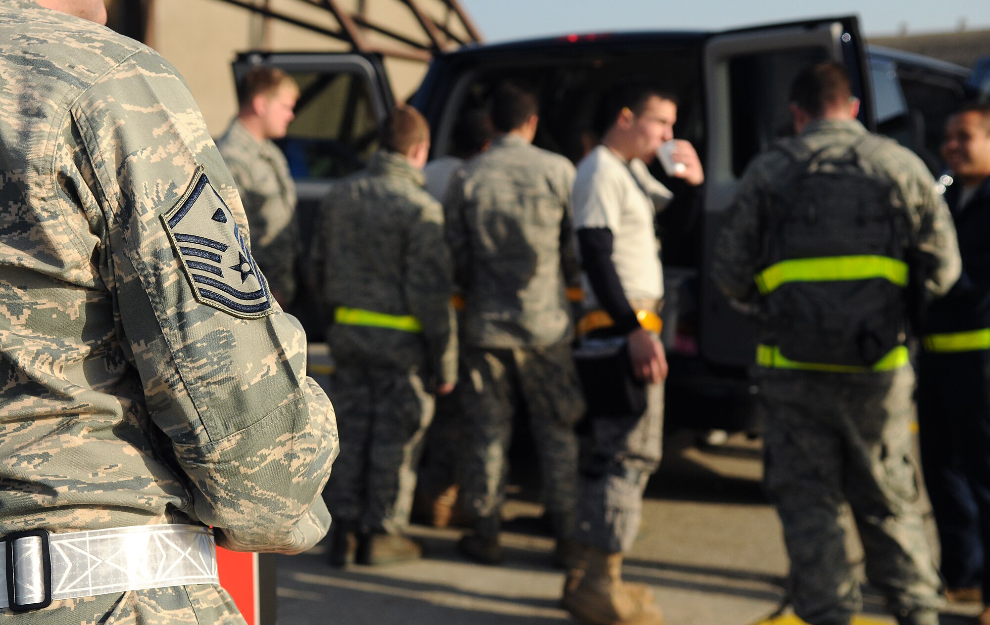 SPANGDAHLEM AIR BASE, Germany -- Members of the 52nd Aircraft Maintenance Squadron enjoy a snack provided by the first sergeants Nov. 20 here. These senior enlisted provided Airmen on the flightline food and coffee throughout the exercise. (U.S. Air Force photo/Airman 1st Class Nathanael Callon)