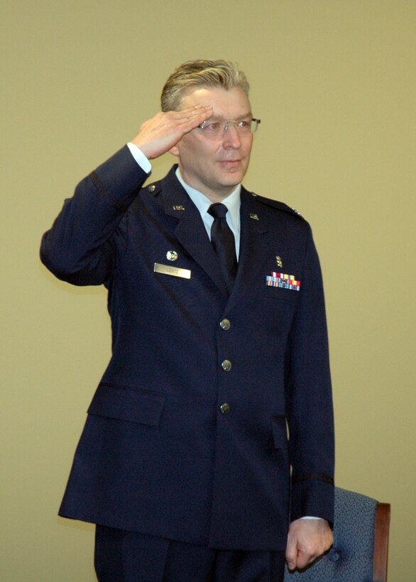 Col. Lentz receives and returns his first salute as commander of the 315th AMDS at Charleston AFB, S.C. (U.S. Air Force photo/Tech. Sgt. Jeff Kelly) 
