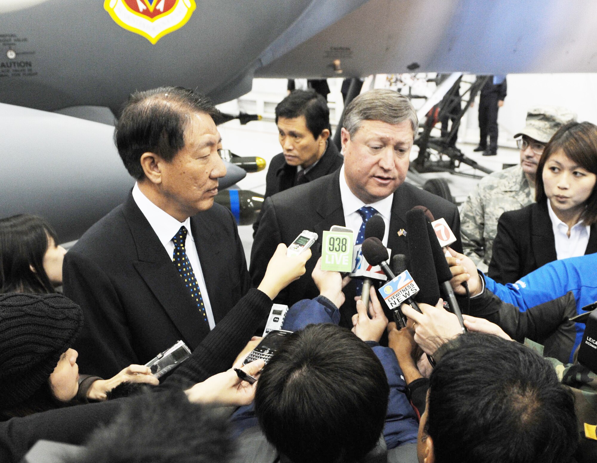 Secretary of the Air Force Michael B. Donley and Republic of Singapore Deputy Prime Minister and Minister for Defence Teo Chee Hean speak to the media after the Peace Carvin V inauguration ceremony Nov. 19, 2009 at Mountain Home Air Force Base, Idaho. The Peace Carvin V detachment was established in October 2008 as the Air Force's 428th Fighter Squadron, and will operate up to 12 F-15SG fighter aircraft at the base for the next 25 years. The detachment of approximately 16 Airmen, 250 Republic of Singapore air force personnel, and 95 contractors to include pilots, weapons system officers and ground crew, will undergo air-to-air and air-to-ground training and development programs. (U.S. Air Force photo/Airman 1st Class Debbie Lockhart)