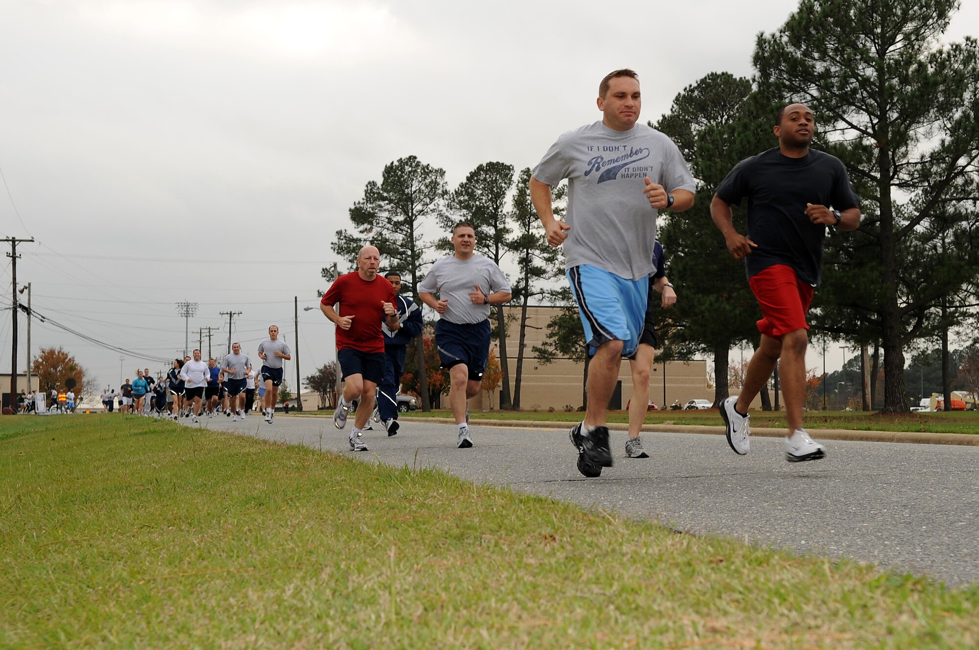 Members of Seymour Johnson Air Force Base participate in the base?s annual 5K and 10K Turkey Trot, Nov. 20, 2009. The base held the trot to celebrate the Great American Smoke out and the National Day of Thanks. (U.S. Air Force photo/Senior Airman Courtney Richardson)	