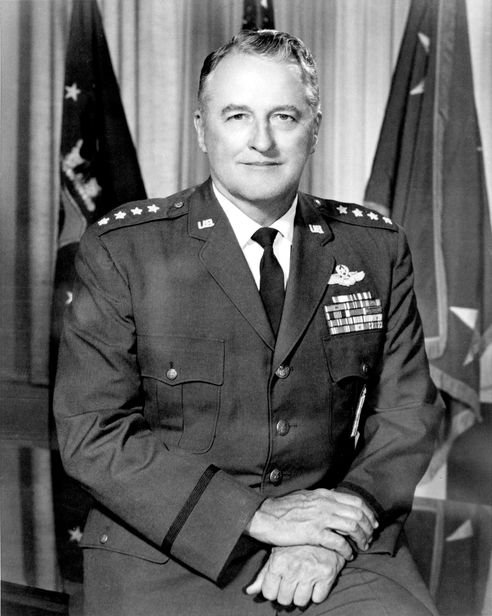 Gen. Paul K. Carlton, former commander of the Military Airlift Command, passed away Nov. 23 at the age of 89 in San Antonio.  General Carlton was commander of MAC from Sept. 26, 1972, to March 31, 1977.