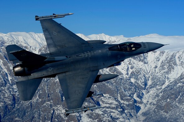 A U.S. Air Force F-16 Fighting Falcon from the 79th Expeditionary Fighter Squadron at Bagram Airfield, Afghanistan, conducts operations over eastern Afghanistan, Nov. 26, 2009.  (U.S. Air Force photo by Staff Sgt. Michael B. Keller) (Released)