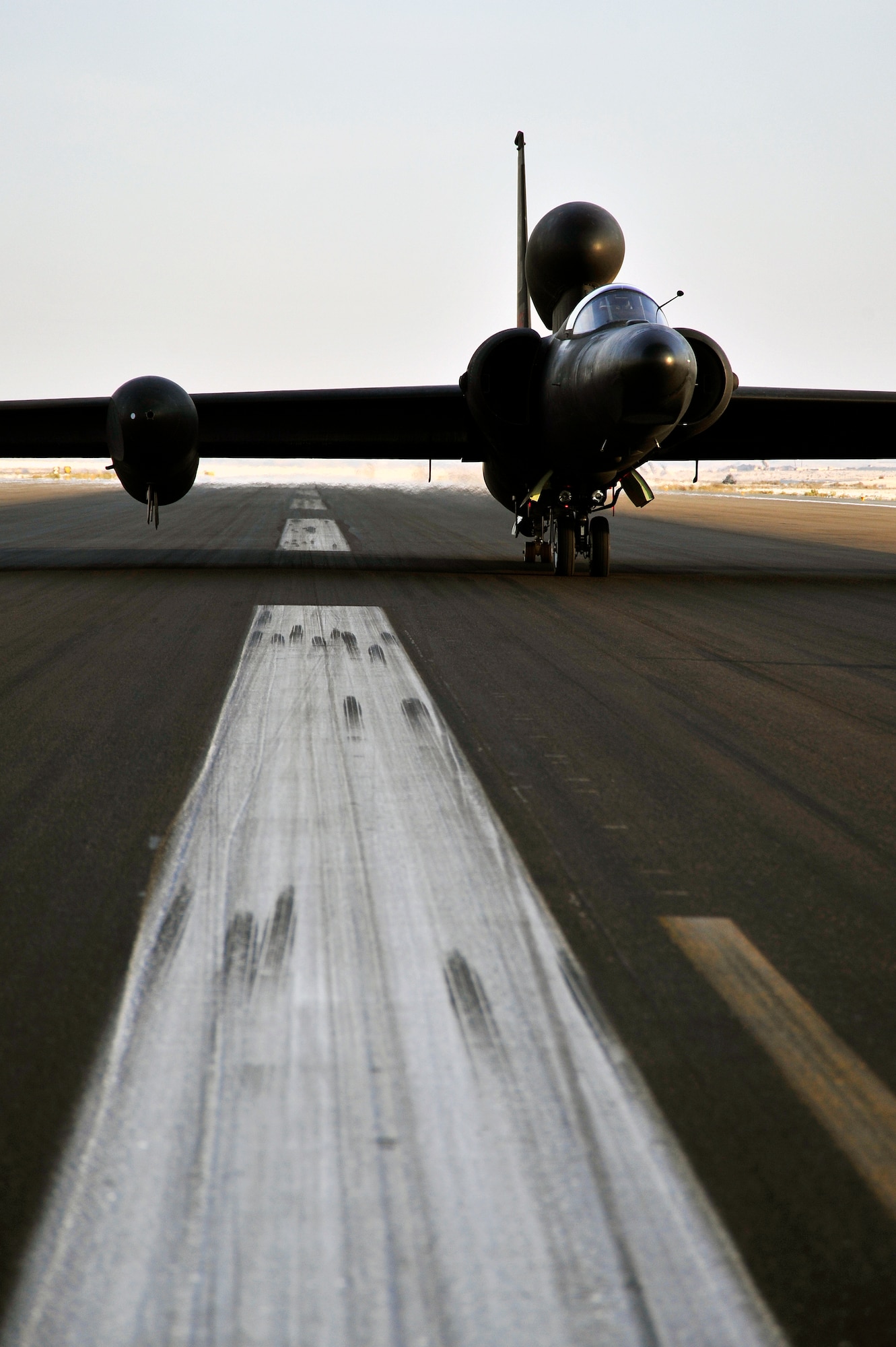 SOUTHWEST ASIA - Maj. Eric Shontz, 99th Expeditionary Reconnaissance Squadron, taxis a U-2 Dragonlady Nov. 25, 2009. Major Shontz's passed his thousandth hour of flight while flying in direct support Operation Enduring Freedom. (U.S. Air Force photo/Tech. Sgt. Charles Larkin Sr)
