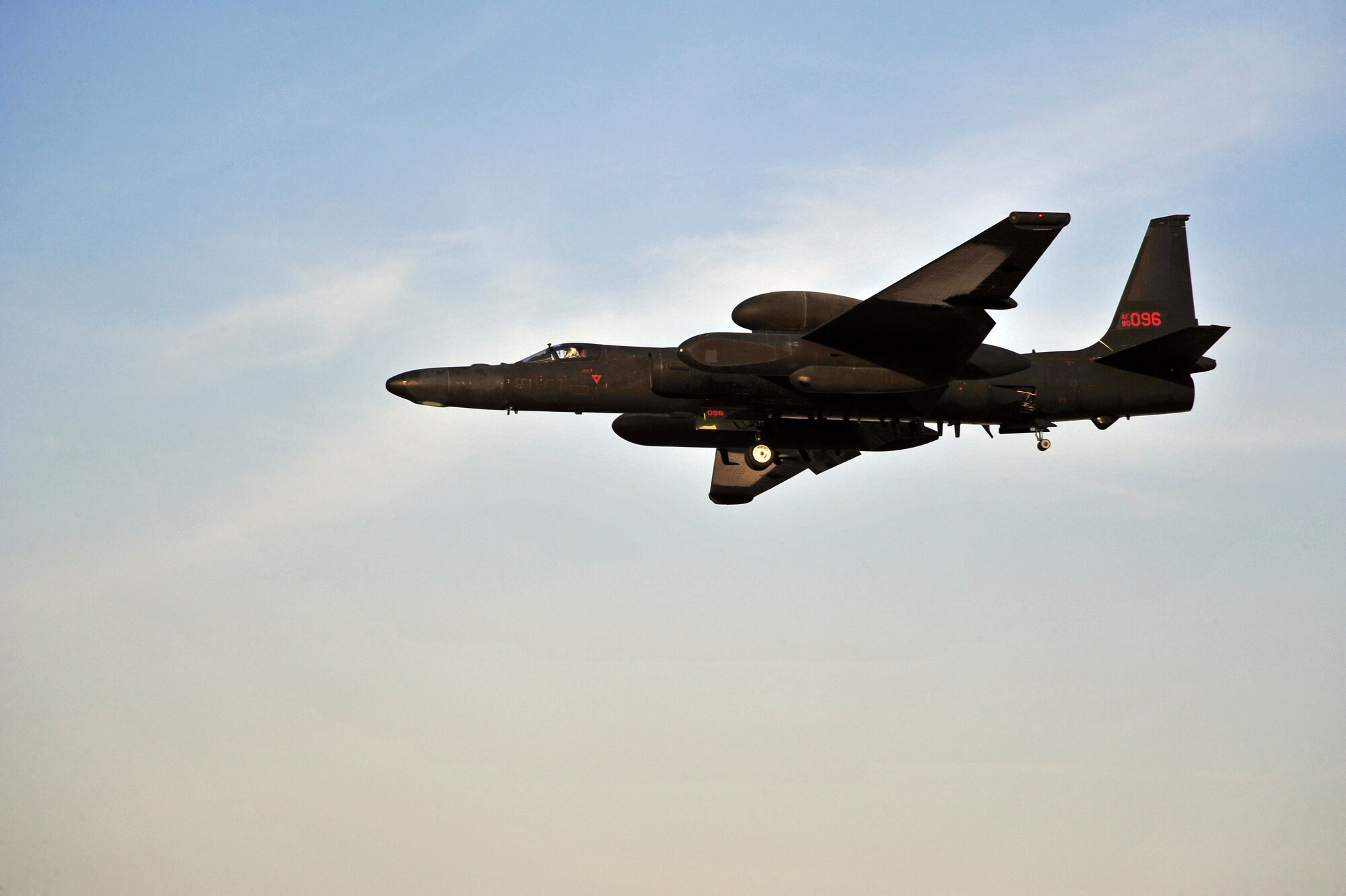 SOUTHWEST ASIA - Maj. Eric Shontz, 99th Expeditionary Reconnaissance Squadron, prepares to land a U-2 Dragon lady Nov. 25, 2009. Major Shontz's passed his thousandth hour of flight while flying in direct support Operation Enduring Freedom. (U.S. Air Force photo/Tech. Sgt. Charles Larkin Sr)
