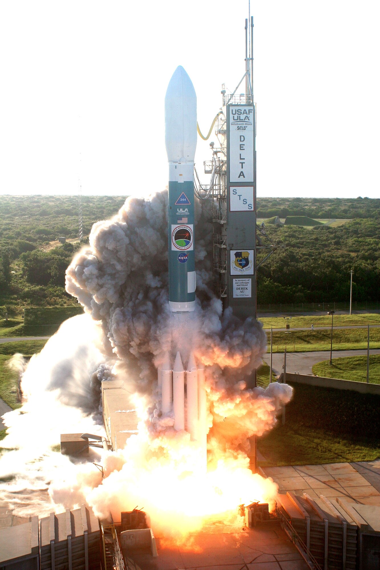 A United Launch Alliance Delta II rocket launches the U.S. Missile Defense Agency’s STSS Demo payload at 8:20 a.m. EDT from Space Launch Complex – 17B here.  The launch service for the mission was provided on behalf of NASA. (U.S. Air Force photo by Carleton Bailie, United Launch Alliance)