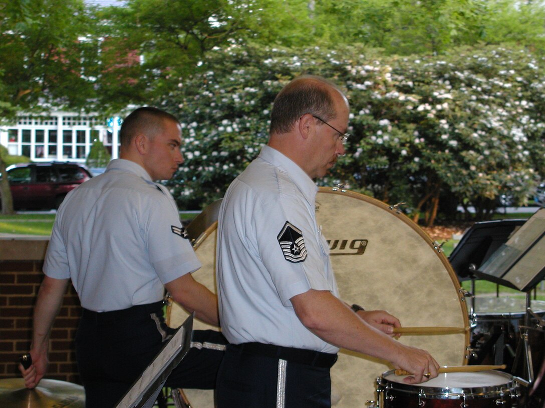 ANG Band of the Mid-Atlantic Concert Band performs a concert at Bandstand Park in Franklin PA on Sunday July 5, 2009.  Pictured are Master Sergeant Rich Fitz and Airman 1st Class Clayton Belcher.