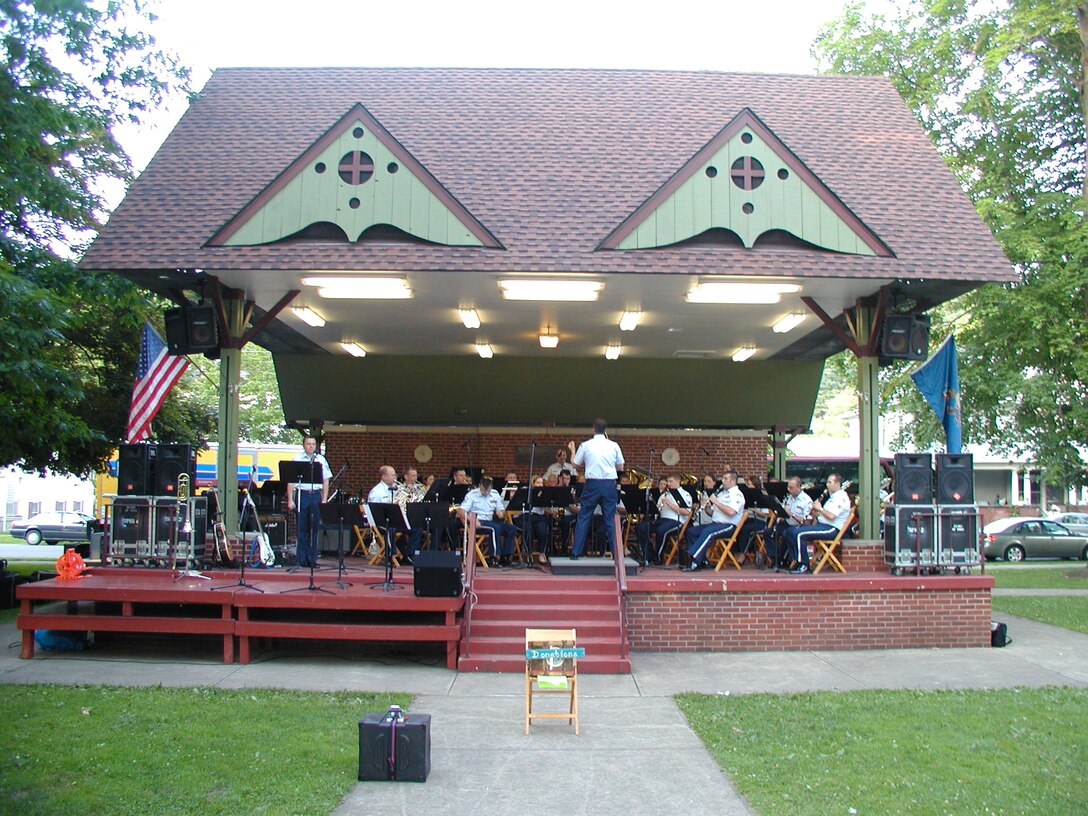 ANG Band of the Mid-Atlantic Concert Band performs a concert at Bandstand Park in Franklin PA on Sunday July 5, 2009.