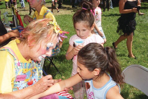 Kids enjoy the picnic. (U.S. Air Force photo)