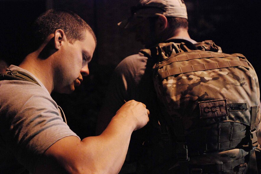 U. S. Air Force combat controllers gather for a relay march of more than 800 miles from Lackland Air Force Base, Texas to Hurlburt Field, Florida. The march is in memory of 12 special tactics Airmen who died in combat in Iraq and Afghanistan. The march starts at Lackland where combat controller training starts. It ends 10 days and five states later at Hurlburt Field where Airmen become combat controllers. (U.S. Air Force photo/Airman 1st Class Brian McGloin) 