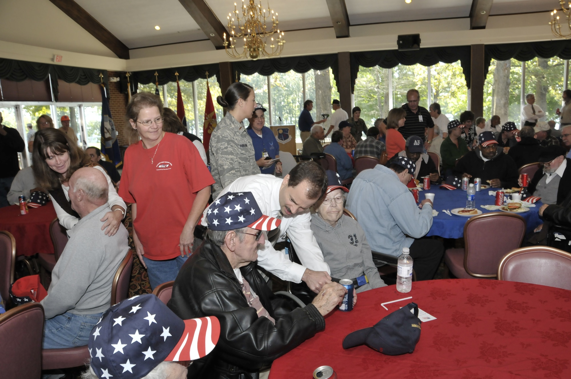 Aerospace Testing Alliance employees, Air Force and DoD civilians from the base and Arnold Community Council members interact with veterans during Arnold Air Force Base’s annual VA Picnic at the Arnold Lakeside Center Oct. 1. (Photo by Rick Goodfriend)