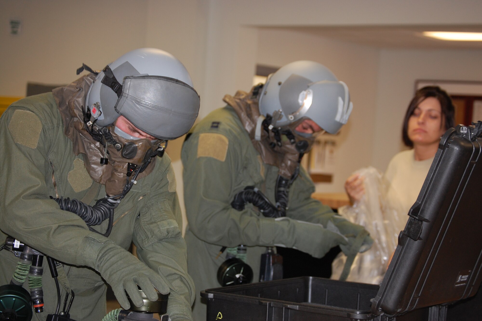 SEYMOUR JOHNSON AIR FORCE BASE, N.C. -- Air crew members of the 911th Air Refueling Squadron train in the use of chemical equipment. U.S. Air Force photo by Ms. Donna Lea, 916ARW/PA.