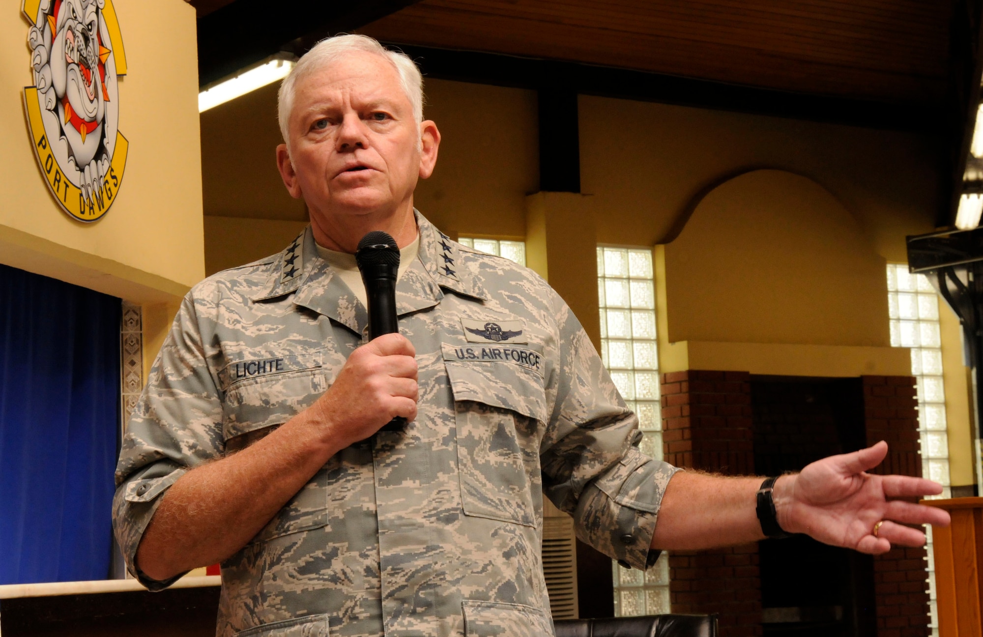 Gen. Arthur J. Lichte, Air Mobility Command commander, addresses Incirlik Airmen during a series of town hall meetings Monday, Oct. 5, 2009. General Lichte fielded questions ranging from Incirlik’s role in war and humanitarian efforts to the KC-X program. (U.S. Air Force photo/ Airman 1st Class Amber Ashcraft)