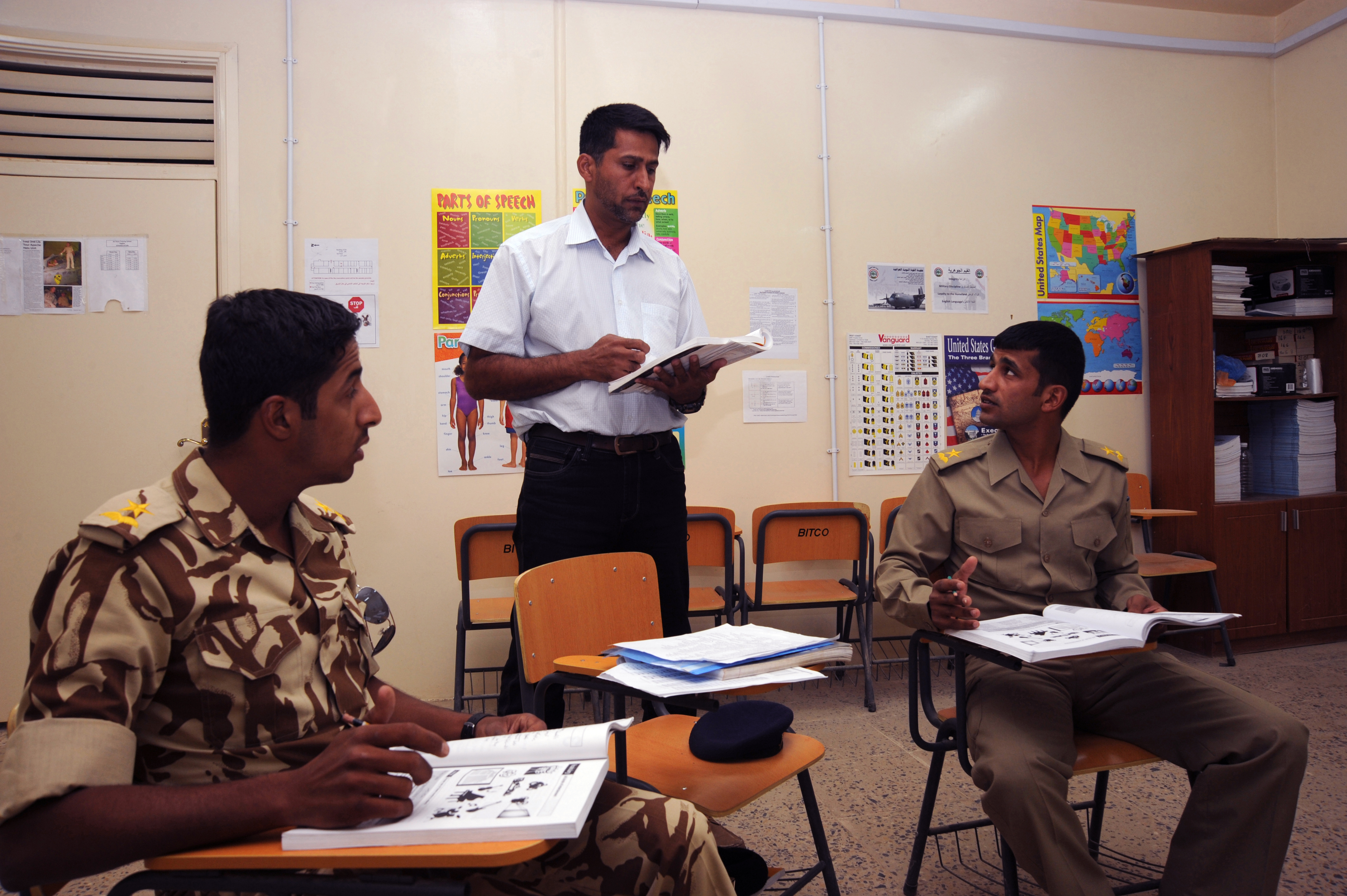 Airmen help future Iraqi pilots learn to speak English > Air Force >  Article Display