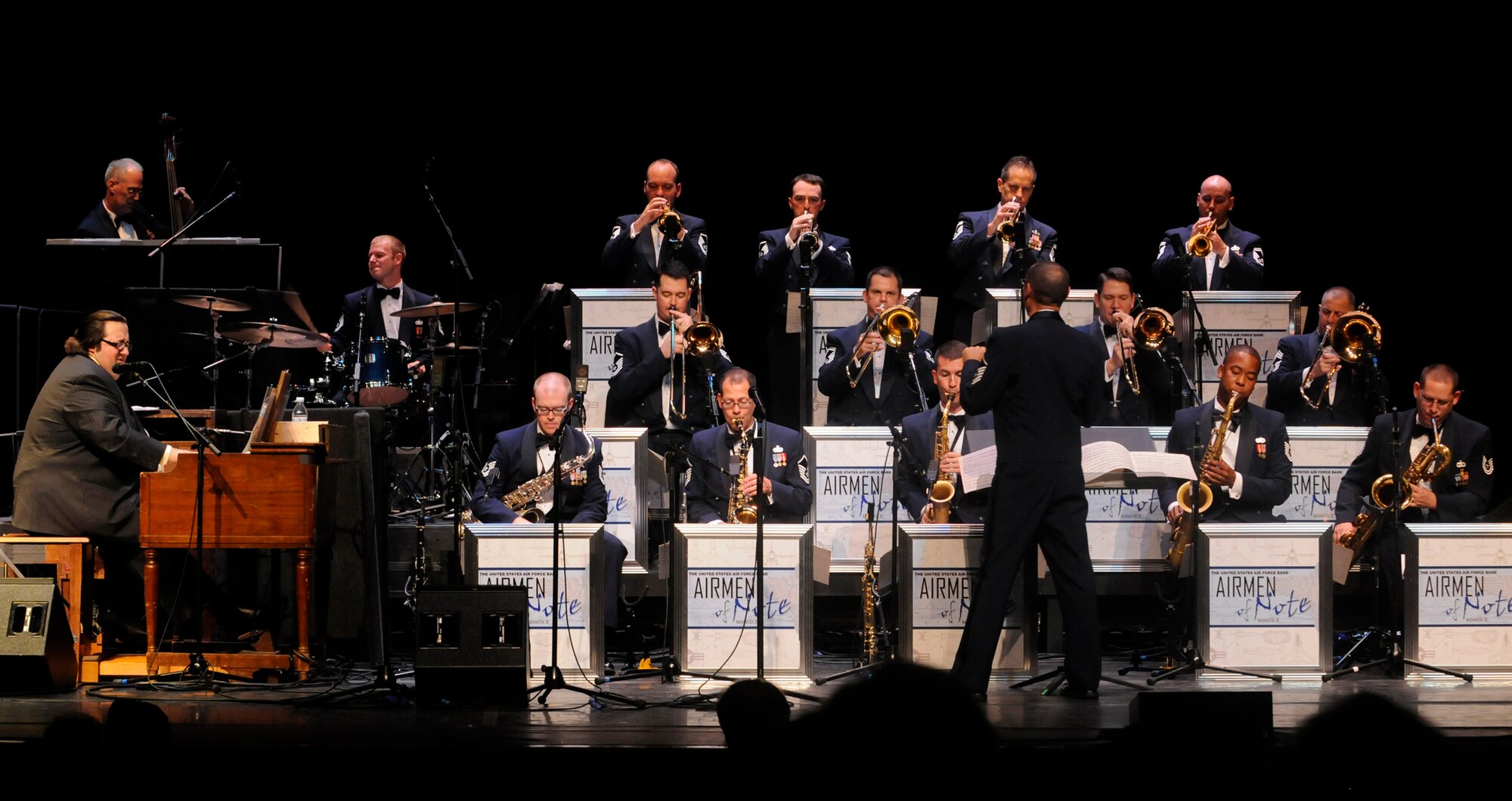 Jazz organist Joey DeFrancesco performs with the United Sates Air Force Band’s Airmen of Note during a concert Oct. 03 in the Linser Auditorium at George Washington University, D.C. The concert was as part of the USAF Band’s jazz heritage concert series. The final installment in the series will be Nov. 6 with baritone saxophonist Gary Smulyan. For more information on the USAF Band visit www.bollng.af.mil. (U.S. Air Force photo by Staff Sgt. Tim Chacon)