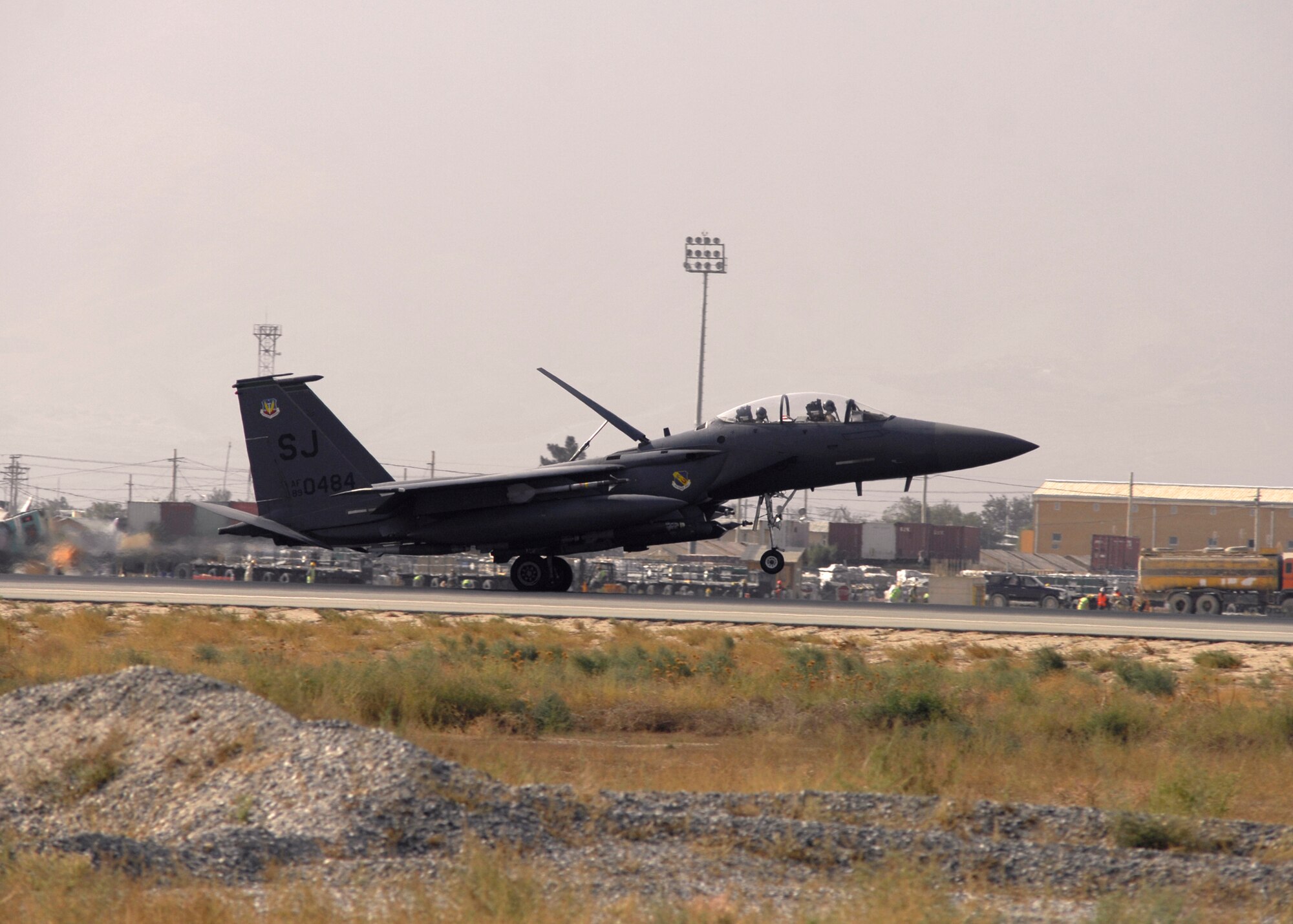 BAGRAM AIRBASE, Afghanistan -- An F-15E Strike Eagle, like the one pictured here, battled insurgents at Combat Outposts Keating and Fritsche, where nearly 100 militants were killed by the combined response that included Afghan soldiers as well as U.S. air and ground units.  (U.S. Air Force photo/Tech. Sgt. John Jung)