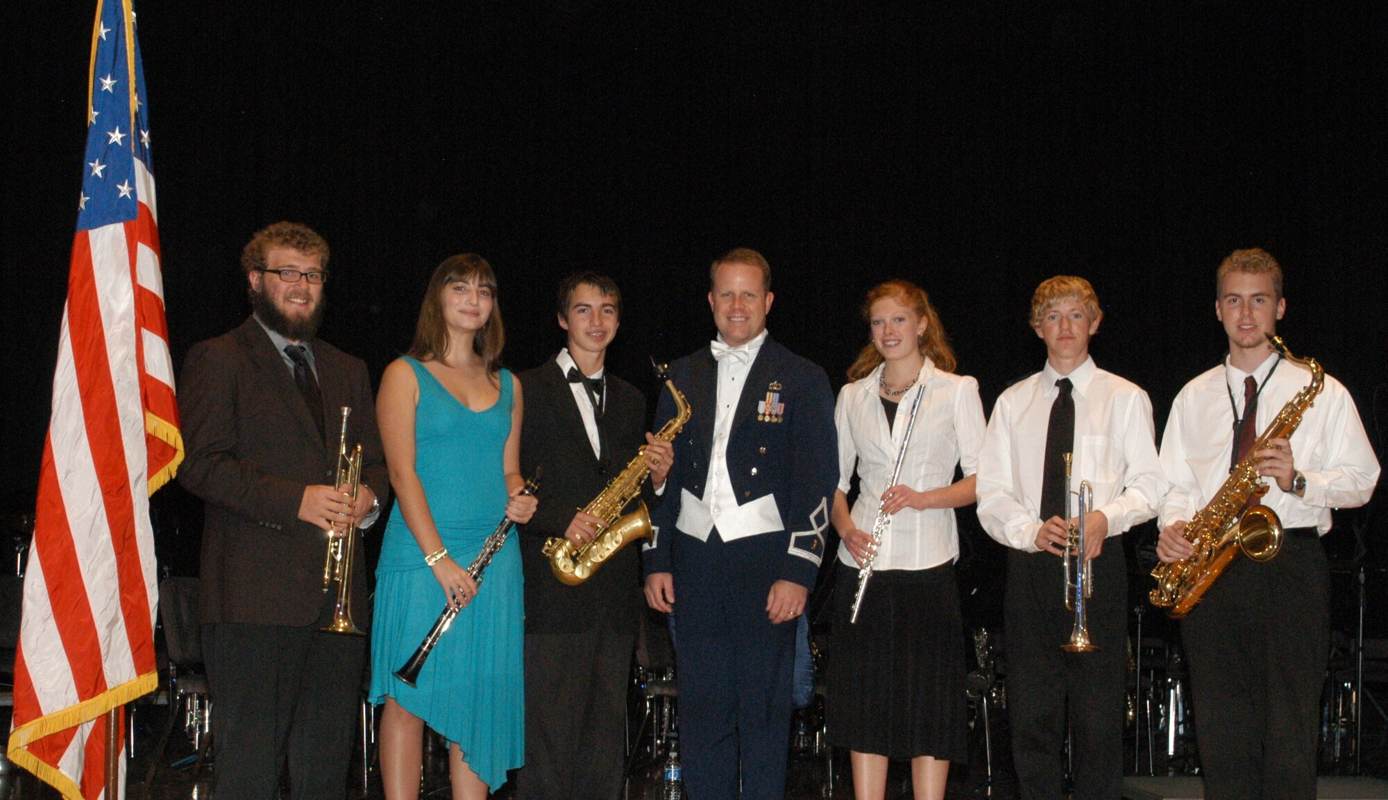 2nd Lt Jason Plosch and students from Twin Falls, ID