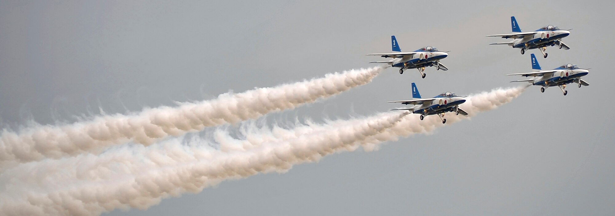 MISAWA AIR BASE, Japan -- Japan Air Self-Defense Force Blue Impulse team flies in formation during Air Fest 2009 Oct. 18. (U.S. Air Force photo/Staff Sgt. Chad C. Strohmeyer)