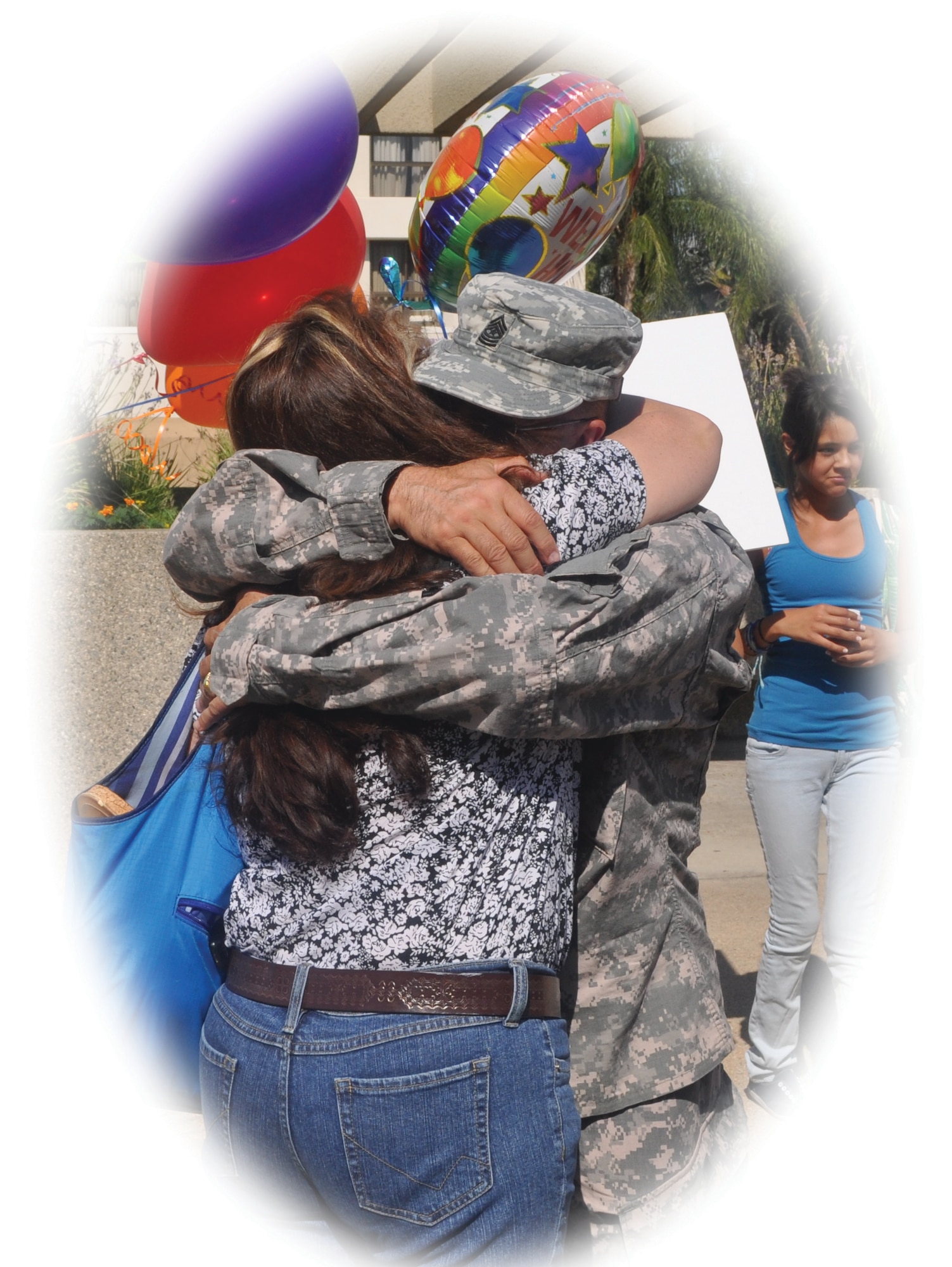 Soldiers from 304th SB return from Iraq. (U.S. Army photo by Sgt. Tracy Ellingsen)