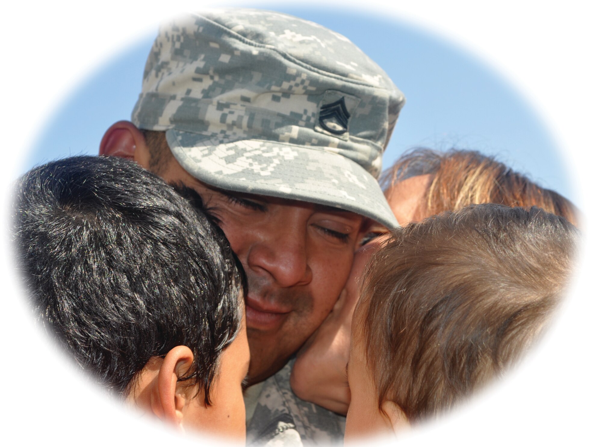 Soldiers from 304th SB return from Iraq. (U.S. Army photo by Sgt. Tracy Ellingsen)