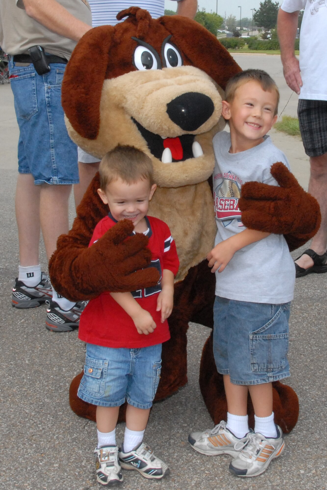 Jr. Coyotes enjoy a visit from Wylie during the 2009 Friends and Family Day held during the September UTA. (photo by Tech. Sgt. Mandy Johnson)