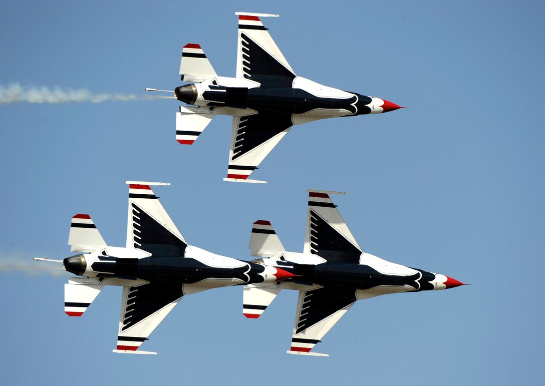 The U.S. Air Force Thunderbirds perform during Air Power Day at Osan Air Base, Republic of Korea, Oct. 21. (U.S. Air Force photo/Staff Sgt. Brian Ferguson)





