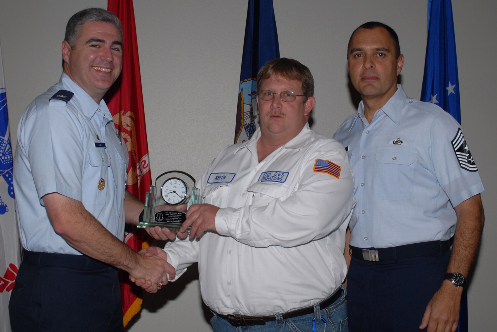 GOODFELLOW AIR FORCE BASE, Texas - Keith Johnson, 17th Mission Support Group, receives 17th Training Wing Civilian of the Quarter Supervisor Category 1 during the wing quarterly award ceremony, Oct. 26, 2009. (U.S. Air Force photo/Staff Sgt. Laura R. McFarlane)
