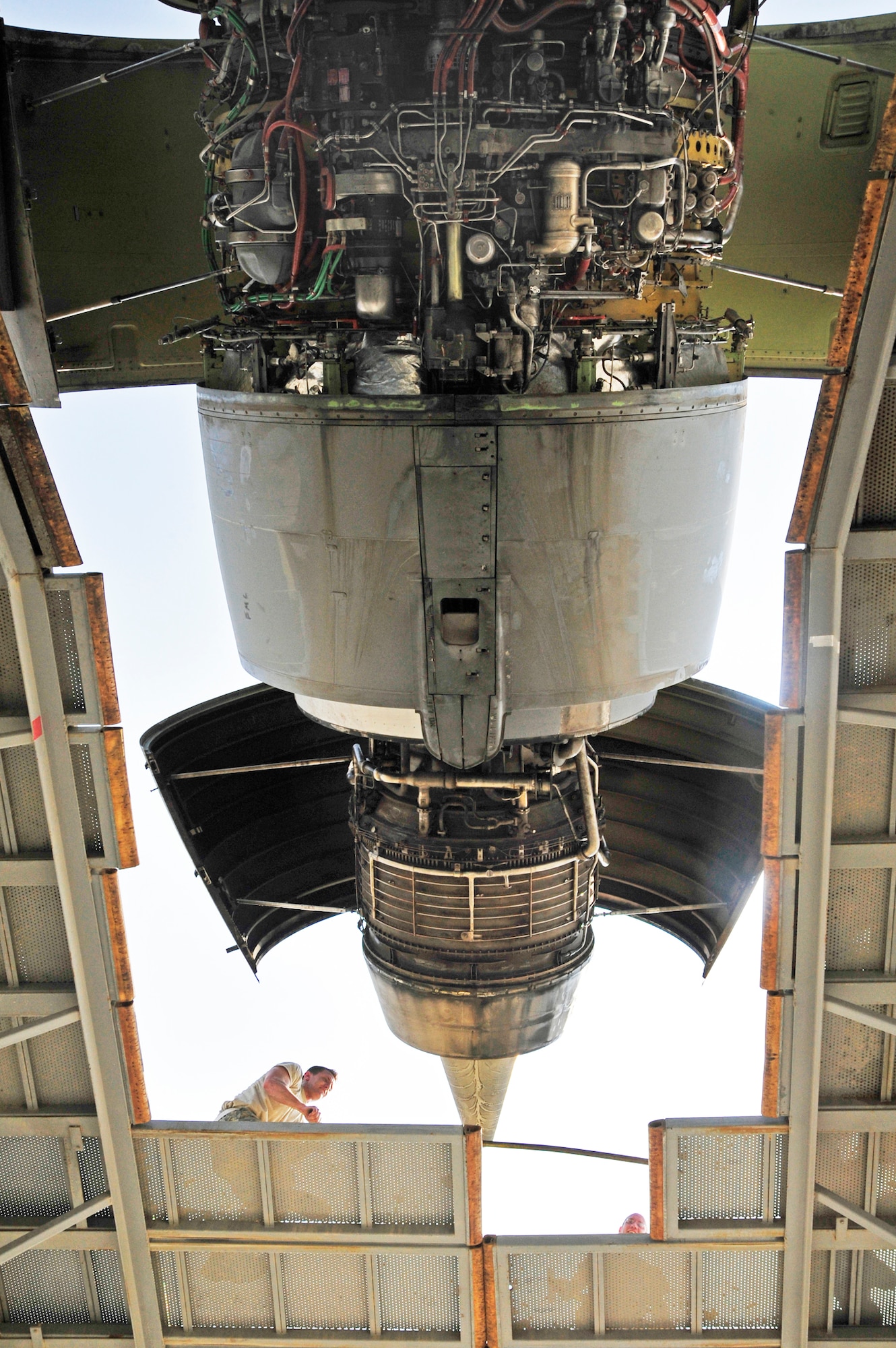 Staff Sgt. Nick Frazier configures a maintenance stand in preparation to change the No. 2 engine on a KC-10 Extender aircraft Oct. 28, 2009, at a base in Southwest Asia. Sergeant Frazier is a 380th Expeditionary Aircraft Maintenance Squadron jet propulsion systems mechanic deployed from Travis Air Force Base, Calif. He is a native of Buffalo, N.Y. (U.S. Air Force photo/Tech. Sgt. Charles Larkin Sr.) 