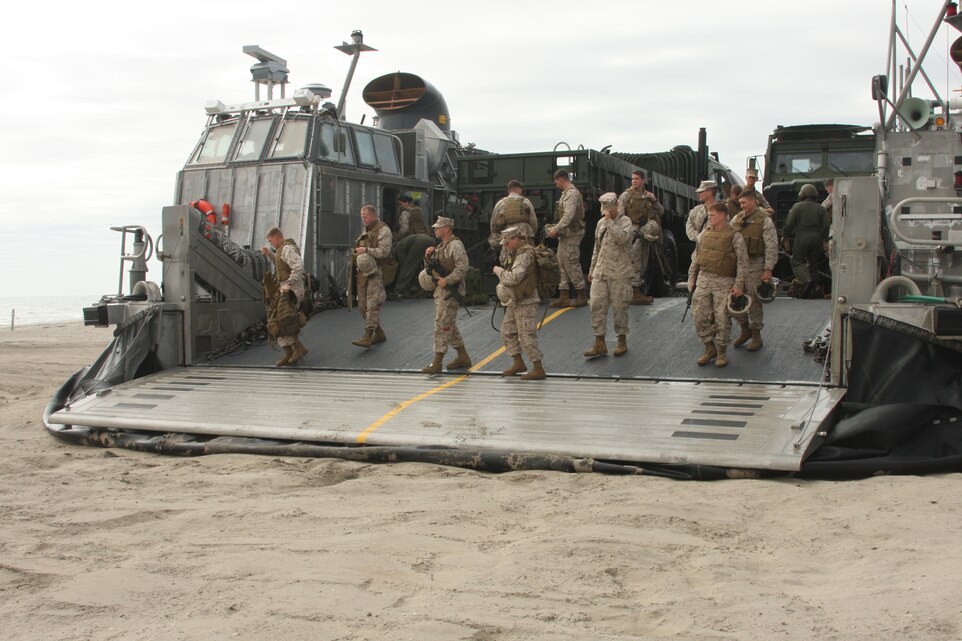 24th MEU Hones Ship To Shore Capabilities > 24th Marine Expeditionary ...