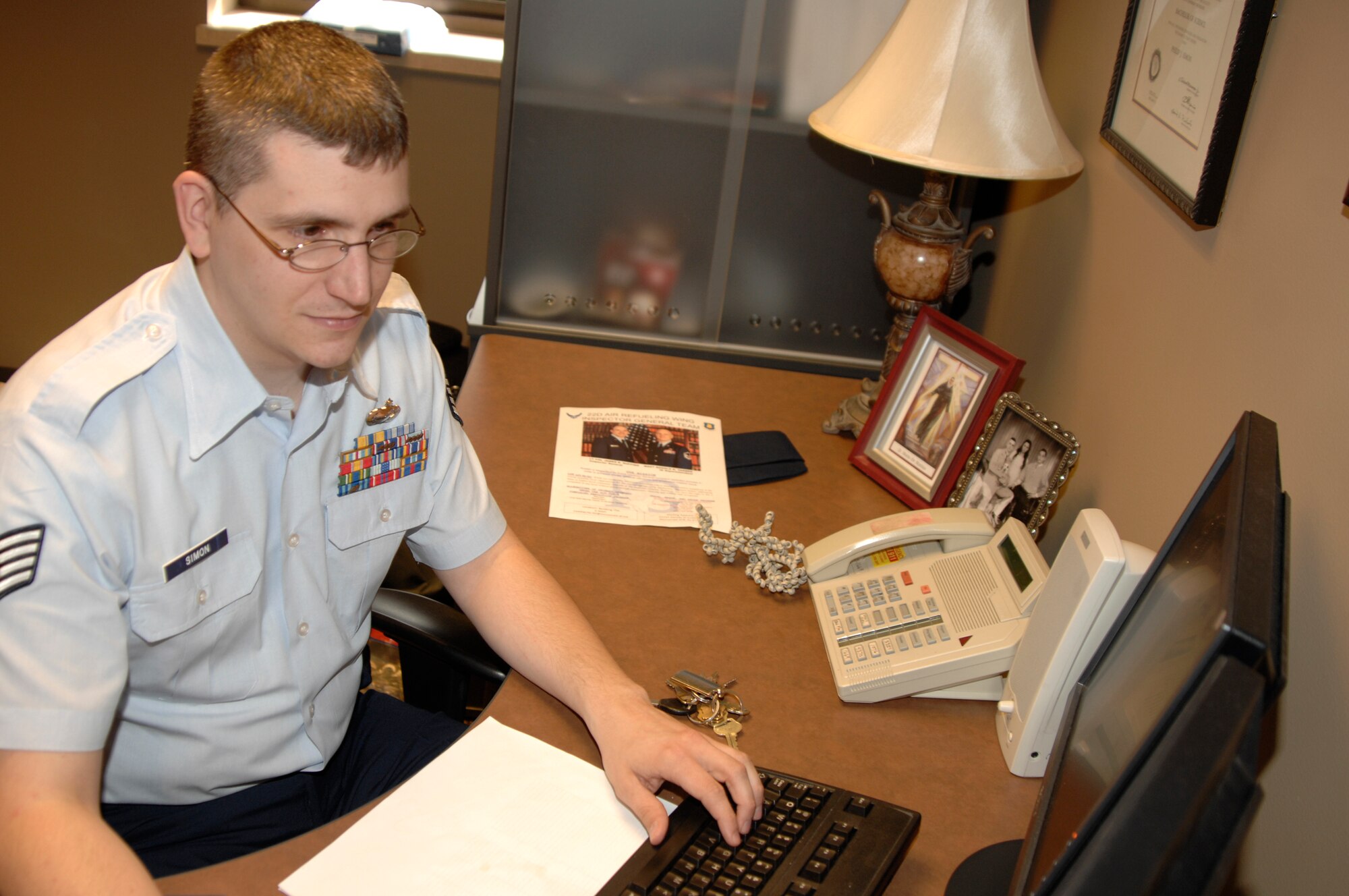 Leadership members from the 22nd Operations Group chose Staff Sgt. Philip Simon, as McConnell’s weekly Spotlight Performer. Sergeant Simon is a Ripley, Tenn., native and is the education and training manager for the operations group.