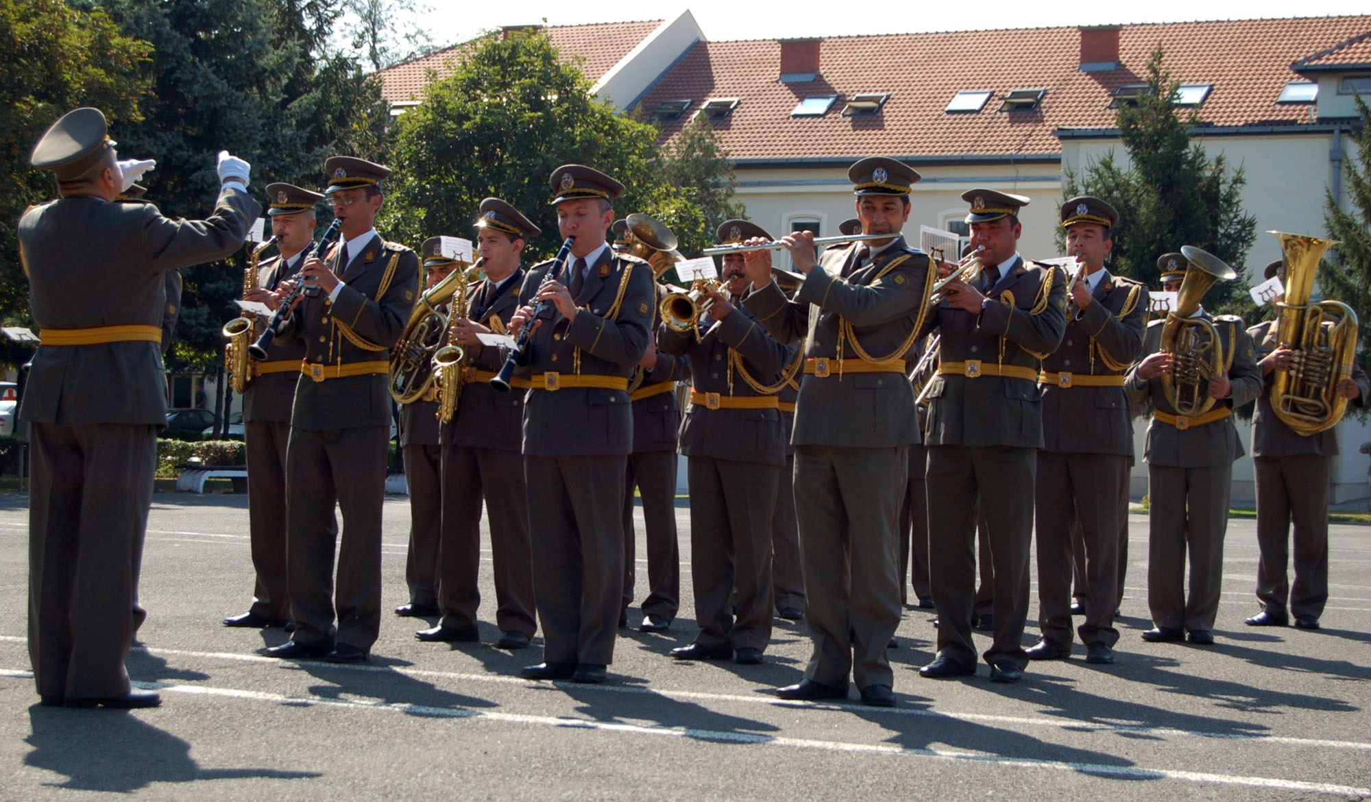 NIS, Serbia – The Serbian military orchestra performs at the military medical training exercise in Central and Eastern Europe, or MEDCEUR 2009, opening ceremony Sept. 2 at the Knjaz Mihailo Barracks here. The exercise, scheduled for Sept. 2-13, is hosting 15 nations to provide joint training and assist other organization in enhancing disaster response actions. (U.S. Air Force photo/Senior Airman Kali L. Gradishar)