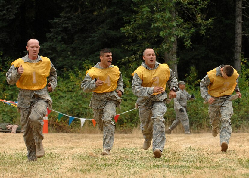 Airmen from Fairchild Air Force Base, Wash., approach the finish line of the security forces endurance course during Air Mobility Rodeo 2009. (U.S. Air Force photo by
Staff Sgt. Stephen Schester)