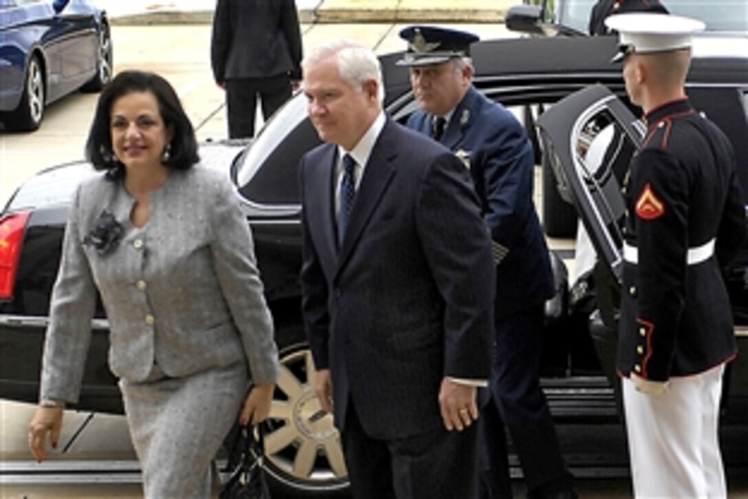 Defense Secretary Robert M. Gates escorts visiting Argentine Defense Minister Nilda Garre  through a honor cordon into the Pentagon, Sept. 8, 2009. The two defense leaders were meeting to discuss a broad range of regional and global security issues. 