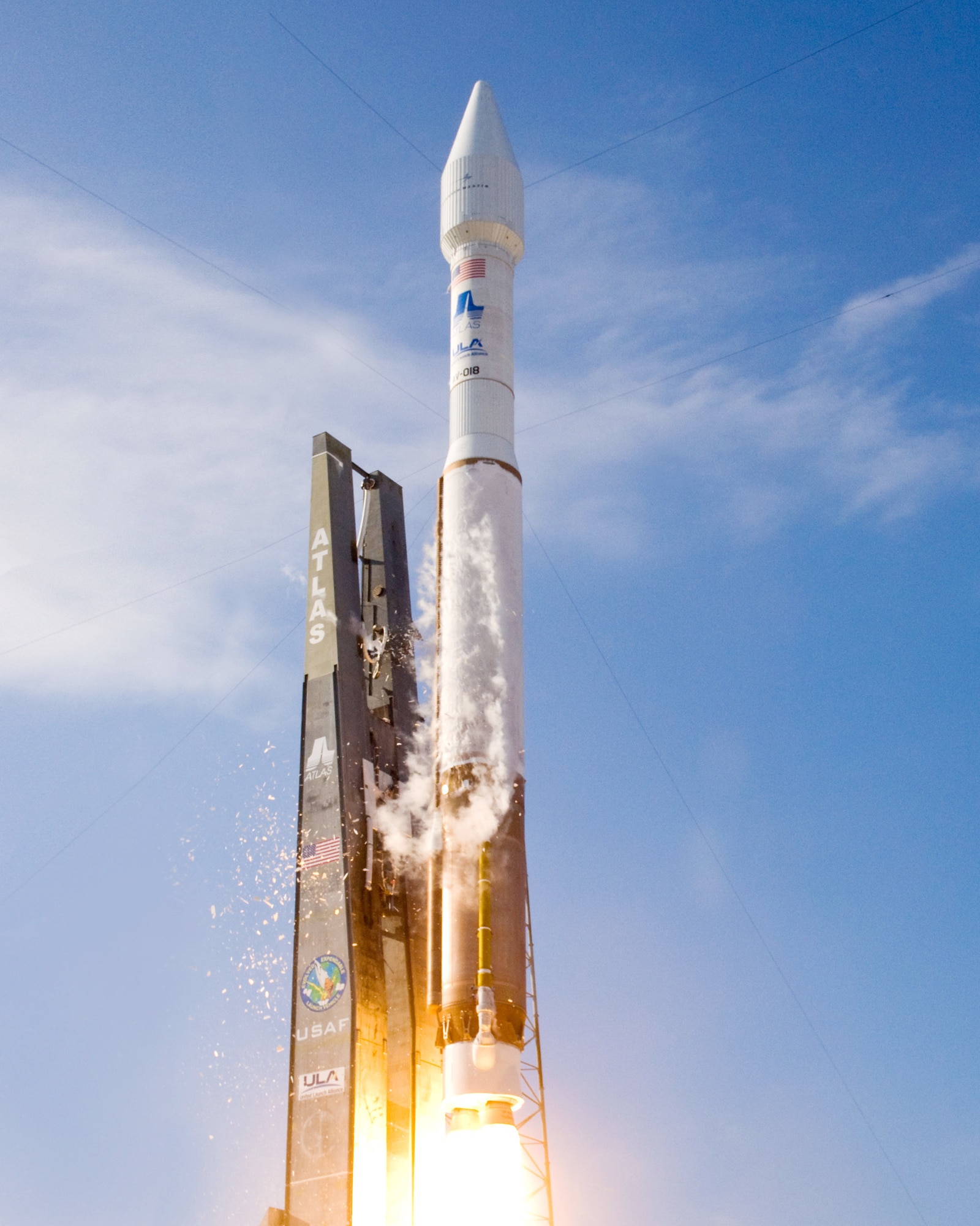 A United Launch Alliance Atlas V rocket launches from Space Launch Complex-41 at 5:35 p.m. Sept. 8, 2009, from Cape Canaveral Air Force Station, Fla. (Courtesy photo) 