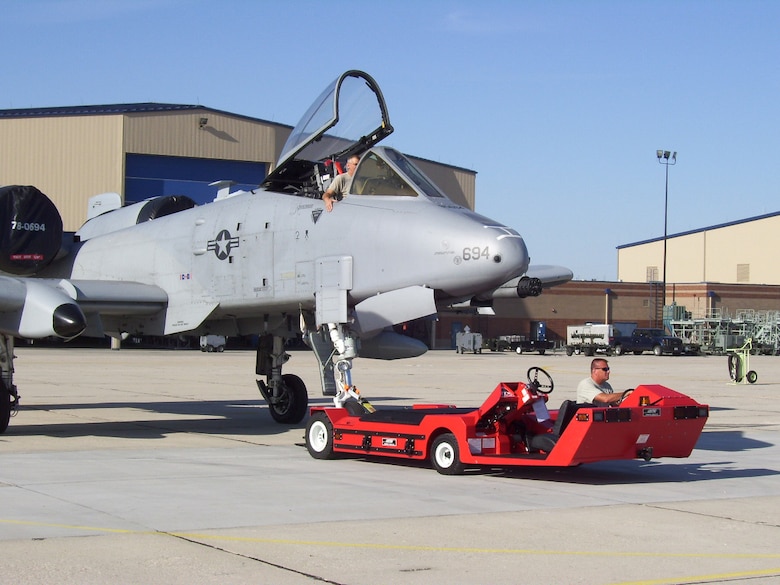 IDANG Tests New Electric Aircraft Tow Vehicle > 124th Fighter Wing