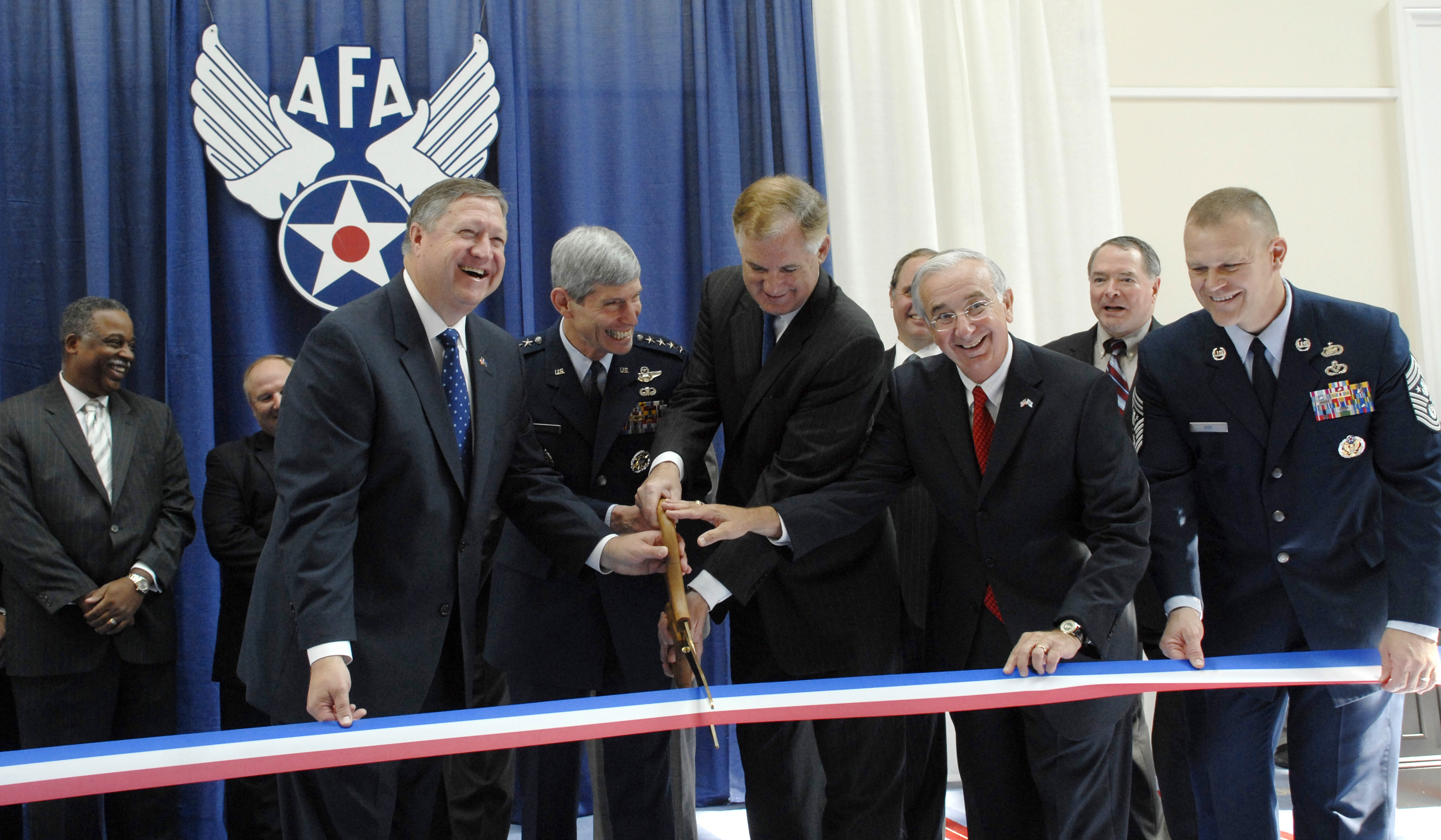 Airmen, teams recognized at AFA 2009 conference kickoff > Air Force ...