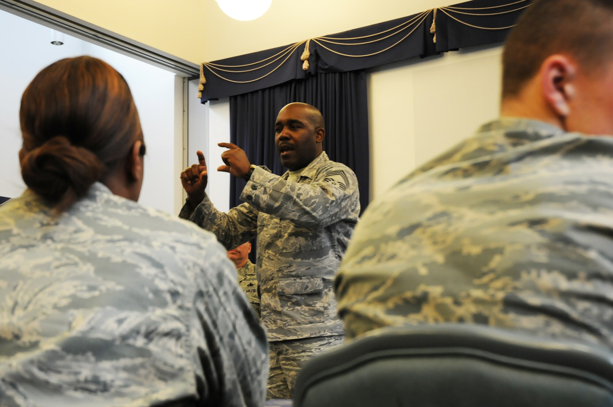 Chief Master Sgt. Gary Greene, 512th Maintenance Group, joined three other chiefs from the 512th Airlift Wing in giving a question and answer forum to approximately 80 junior enlisted servicemembers at the 2009 Airman's Weekend during the September Unit Training Assembly at Dover Air Force Base, Del. On top of the forum, Airmen gained knowledge on resume building, writing enlisted performance report bullets and professional military education. (U.S. Air Force photo/Staff Sgt. Steve Lewis)