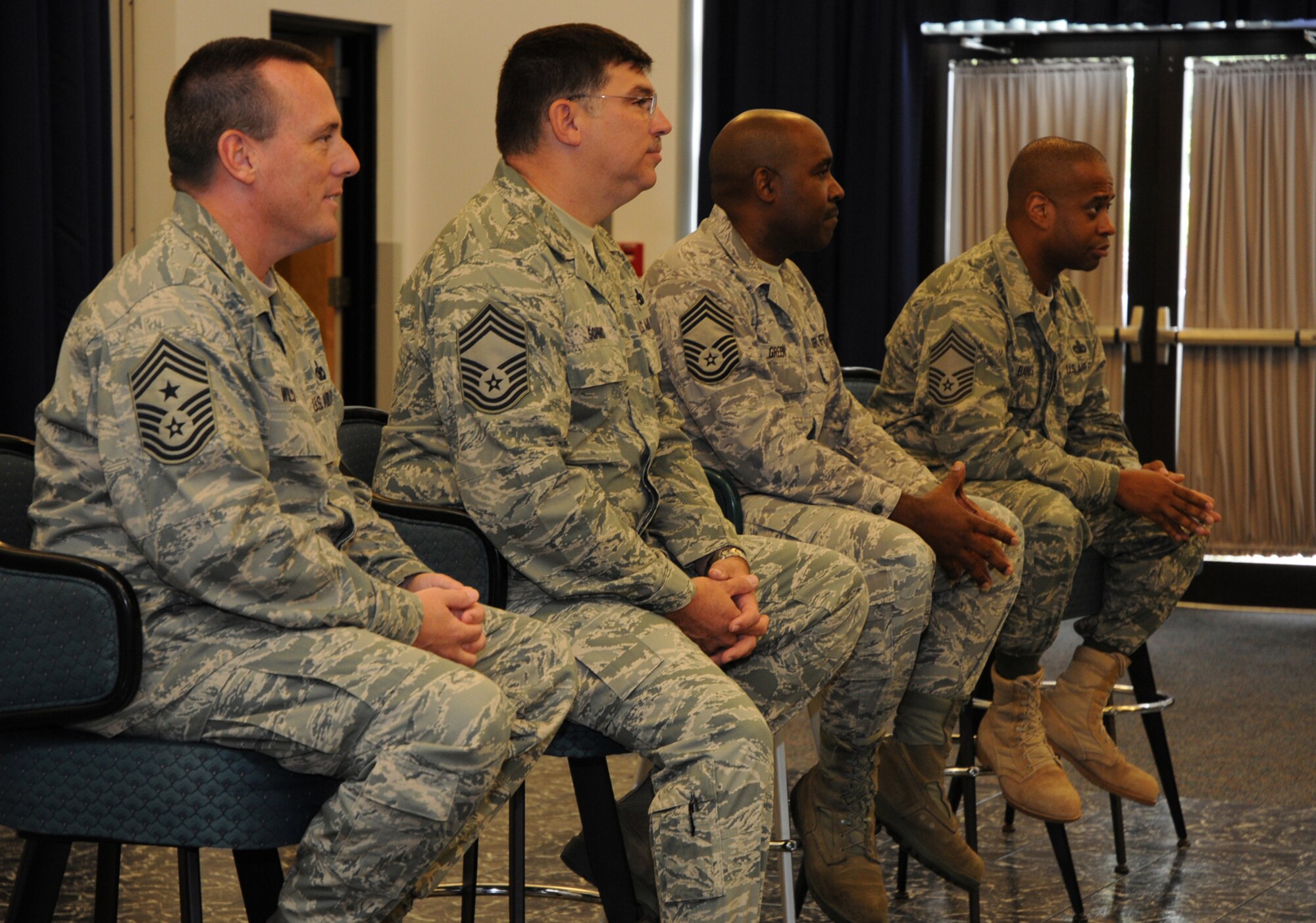 Chief master sergeant's from the 512th Airlift Wing gave a question and answer chief's panel to approximately 80 junior enlisted servicemembers at the 2009 Airman's Weekend during the September 12-13 here. On top of the forum, Airman gained knowledge on resume building, writing enlisted performance report bullets and professional military education. (U.S. Air Force photo/Staff Sgt. Steve Lewis)