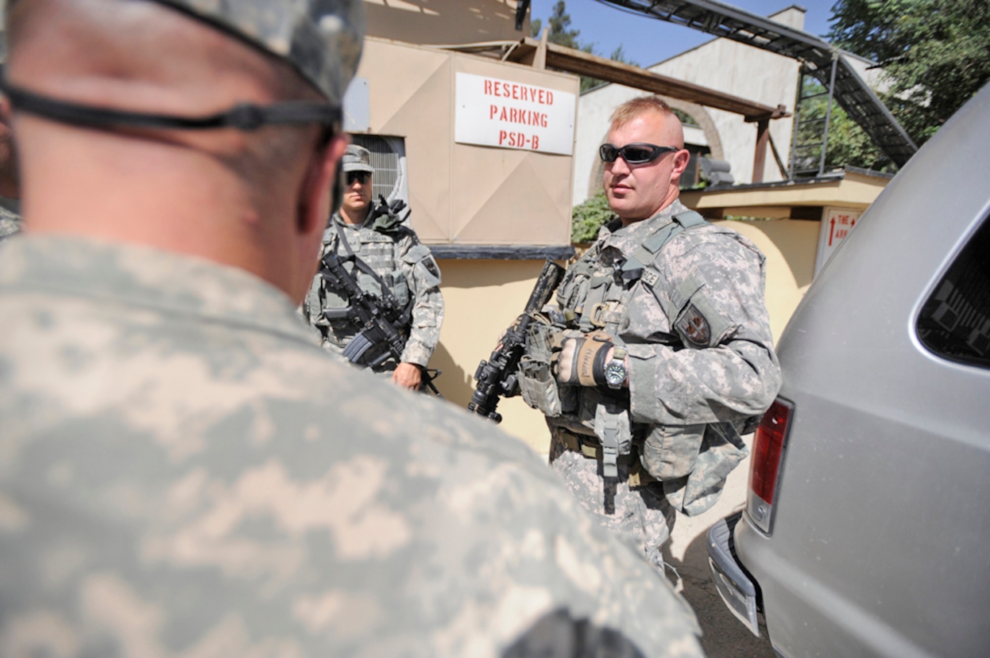 Tech. Sgt. Robert Winner speaks with other members of the personal security detail Aug.6, 2009 in Afghanistan. Sergeant Winner is a Combined Security Transition Command-Afghanistan personal security detail shift leader. (U.S. Air Force photo/Staff Sgt. Shawn Weismiller)