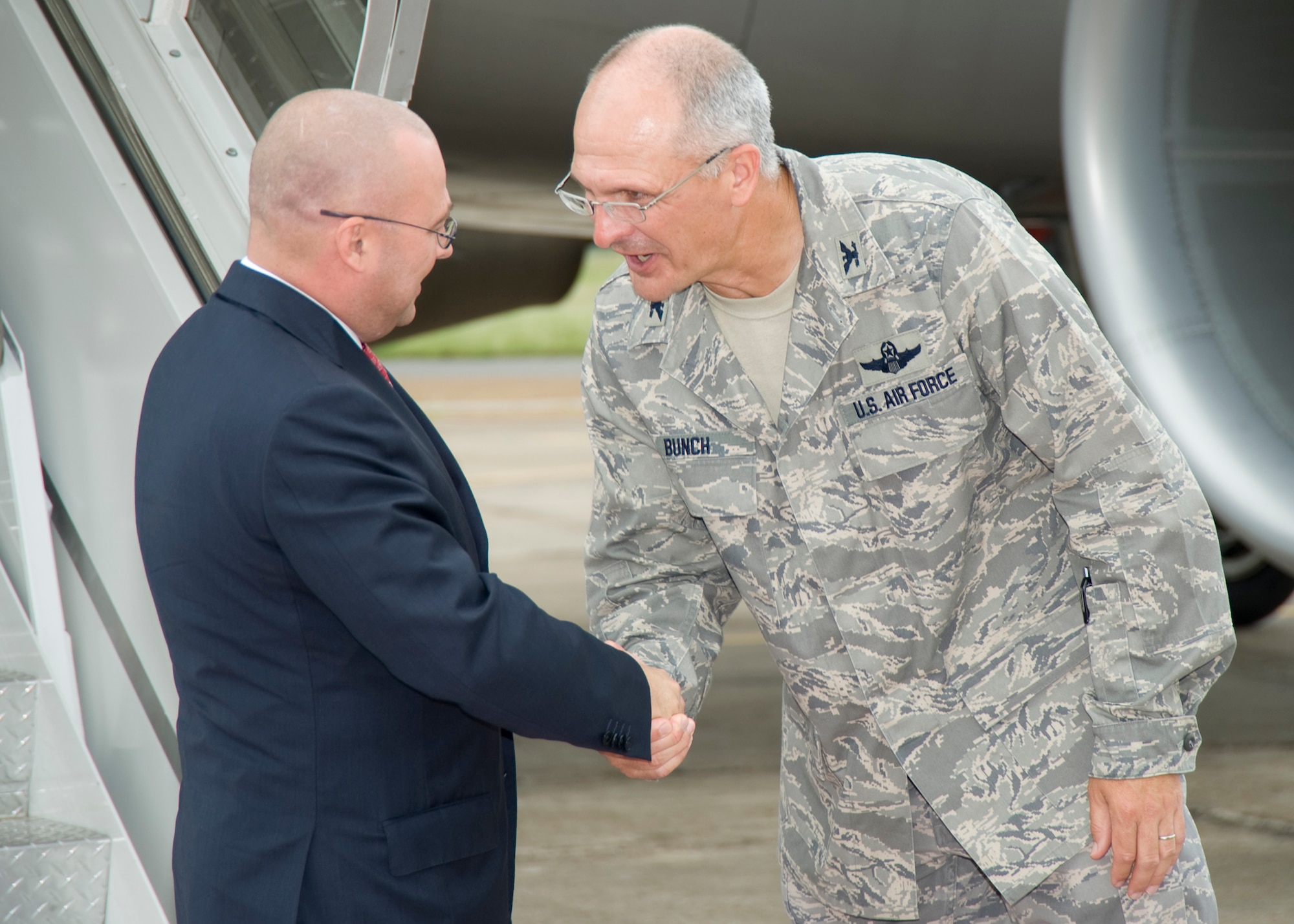 Col. Arnold Bunch, Air Armament Center vice commander, greets Deputy Prime Minister Martin Barták from the Czech Republic. The Deputy Prime Minister also serves as the Minsiter of Defense for the Czech nation and visited the U.S. to meet with Secretary of Defense, Robert Gates and other national level military leaders. Minister Barták visited various Eglin units in an effort to learn more about our multi-effort mission. (U.S. Air Force photo/ Debbie Haussermann.)