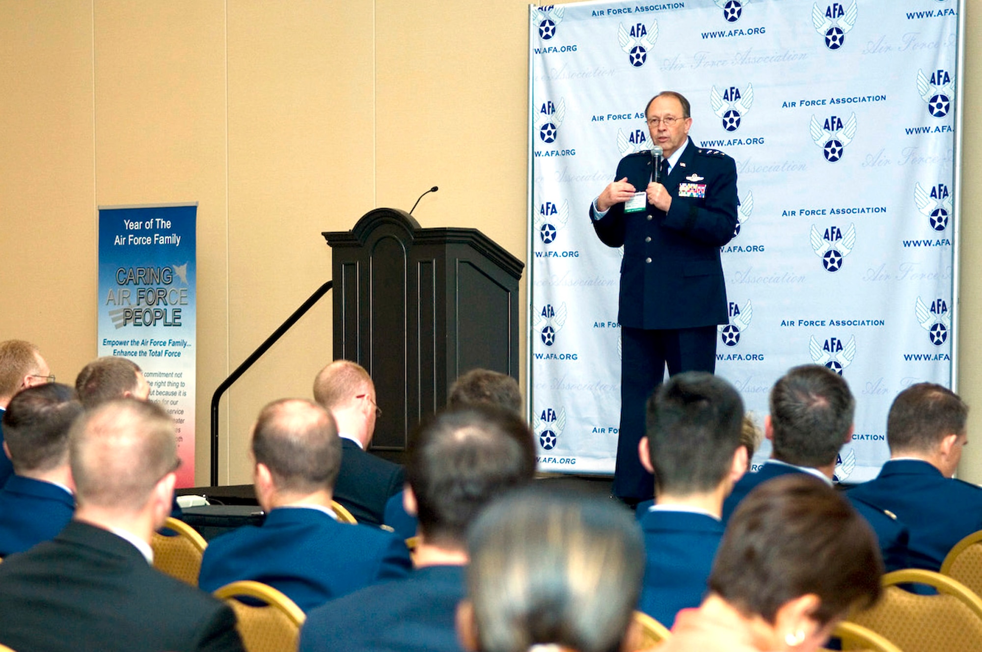 Lt. Gen. Charles E. Stenner Jr. speaks about the Air Force Reserve challenges Sept. 15 at the 2009 Air Force Association Air & Space Conference held at the National Harbor in Oxon Hill, Md. General Stenner is chief of the Air Force Reserve and commander of Air Force Reserve Command. (U.S. Air Force photo/Staff Sgt. Desiree N. Palacios)