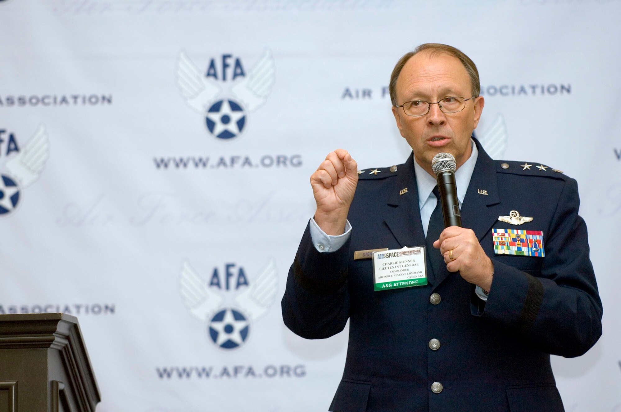 Lt. Gen. Charles E. Stenner Jr. speaks about the Air Force Reserve challenges Sept. 15 at the 2009 Air Force Association Air & Space Conference held at the National Harbor in Oxon Hill, Md. General Stenner is chief of the Air Force Reserve and commander of Air Force Reserve Command. (U.S. Air Force photo/Staff Sgt. Desiree N. Palacios)